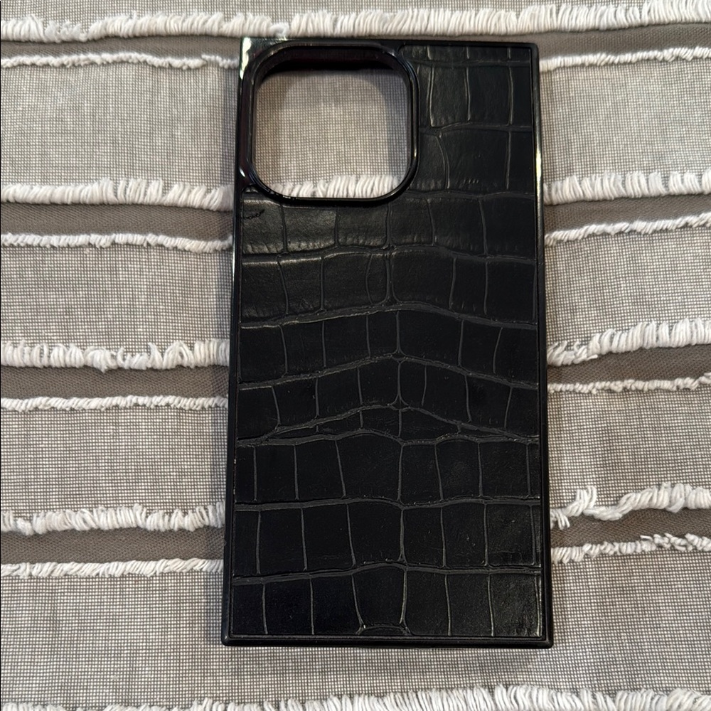 FLAUNT Black Crocodile Pattern Phone Case 
for IPHONE 13 Pro